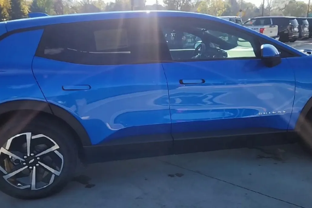 2026 Chevrolet Equinox EV 1LT photo 1