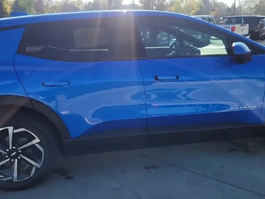 2026 Chevrolet Equinox EV 1LT photo 1
