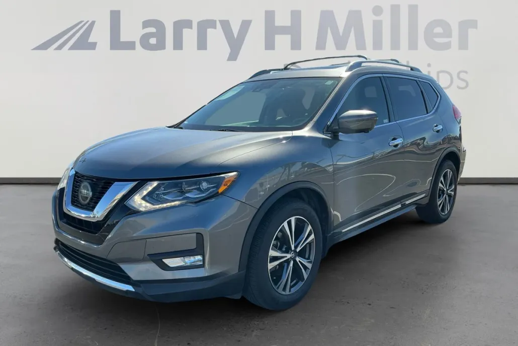 2018 Nissan Rogue SL photo 1