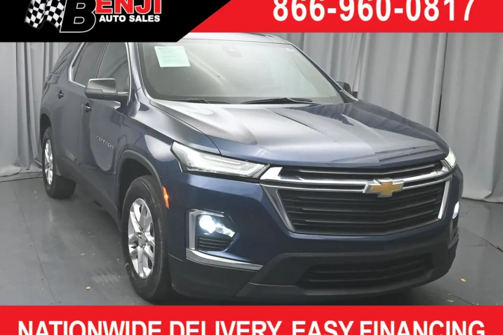 2023 Chevrolet Traverse LS photo 1