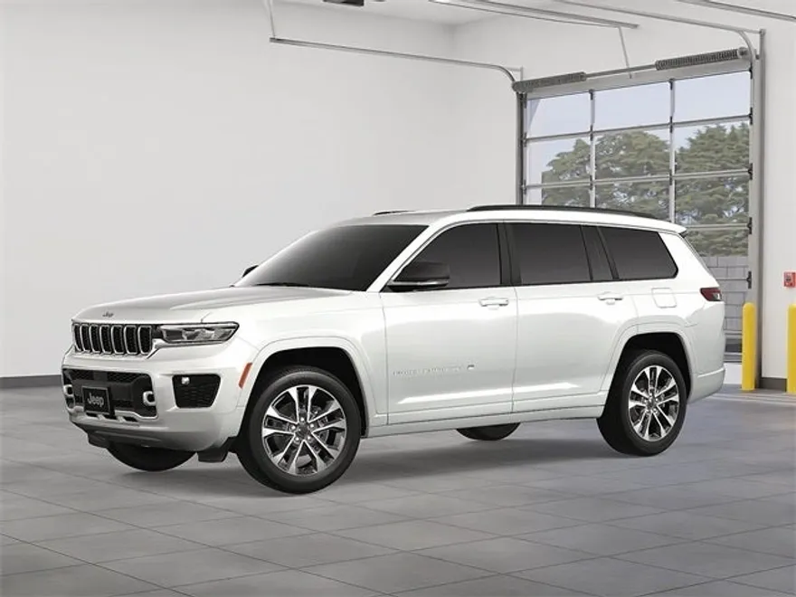 2025 Jeep Grand Cherokee Overland photo 1