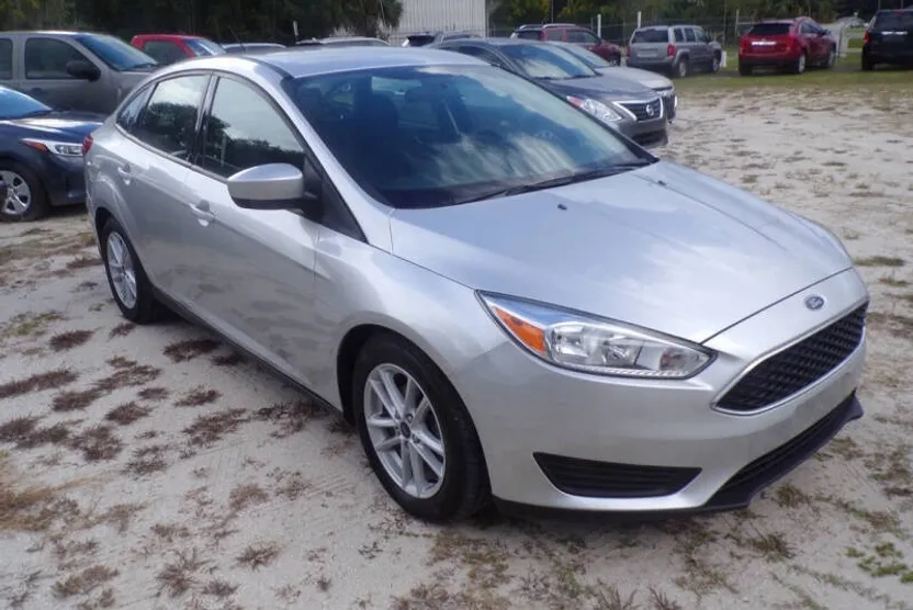 2018 Ford Focus SE photo 1