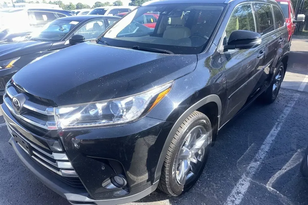 2017 Toyota Highlander Limited photo 1