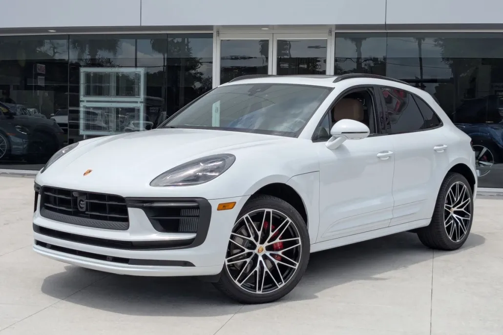 2025 Porsche Macan S photo 1