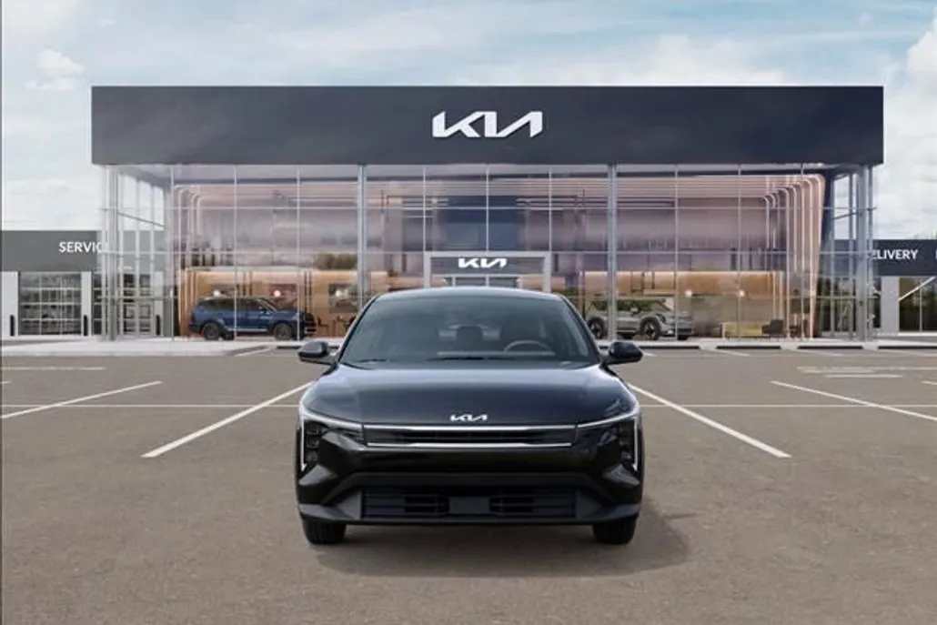 2025 Kia K4 LX photo 1