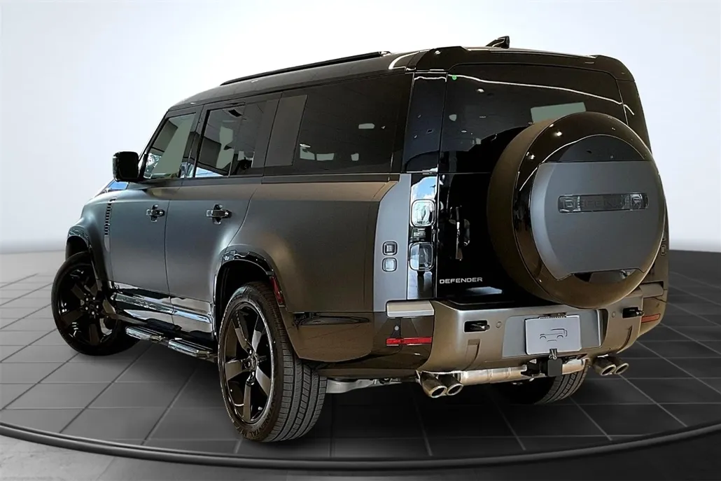 2026 Land Rover Defender photo 1