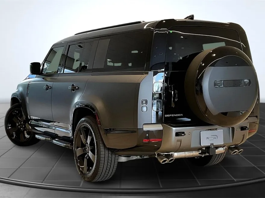 2026 Land Rover Defender photo 1
