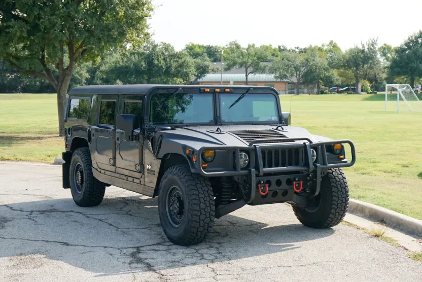 2000 Hummer H1 1 1/4 ton photo 1