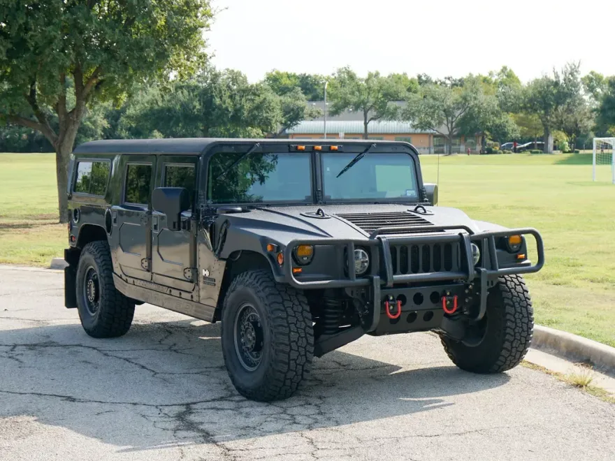 2000 Hummer H1 1 1/4 ton photo 1