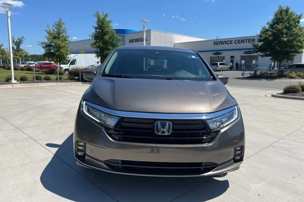 2023 Honda Odyssey Touring photo 1