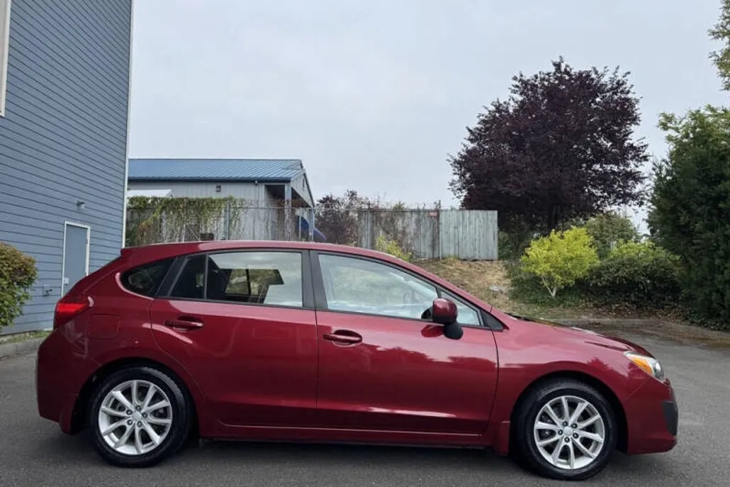 2013 Subaru Impreza 2.0i Premium photo 1