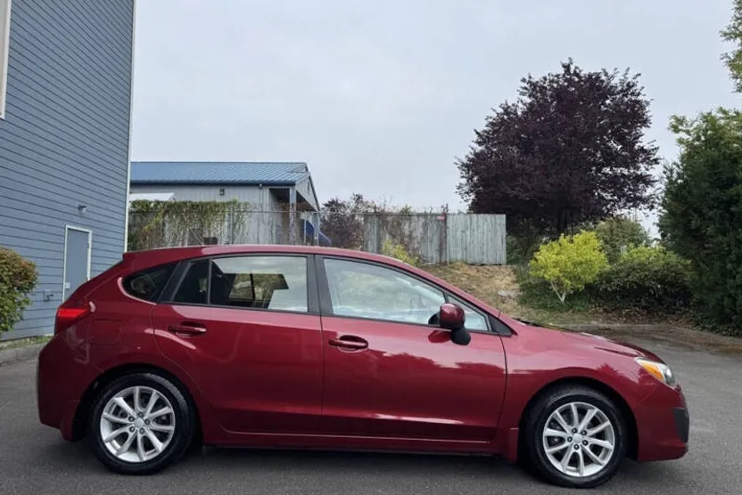 2013 Subaru Impreza 2.0i Premium photo 1