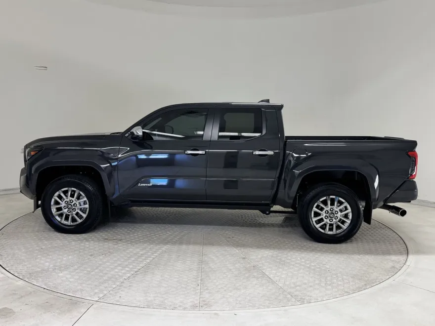2025 Toyota Tacoma Limited photo 1