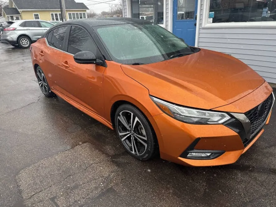2021 Nissan Sentra SR photo 1