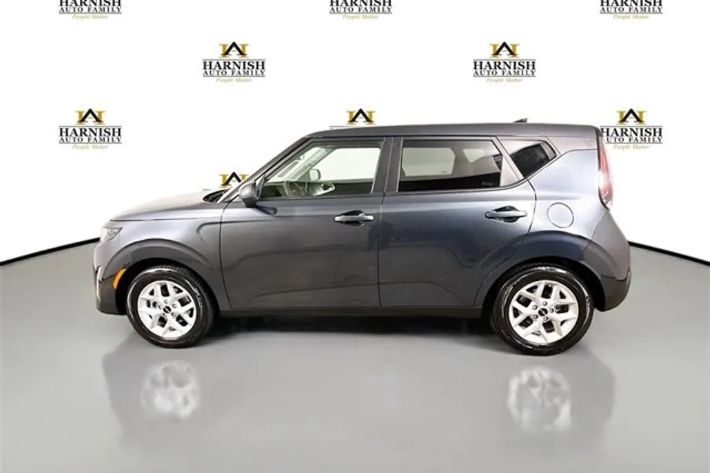 2024 Kia Soul LX photo 1