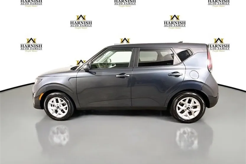 2024 Kia Soul LX photo 1