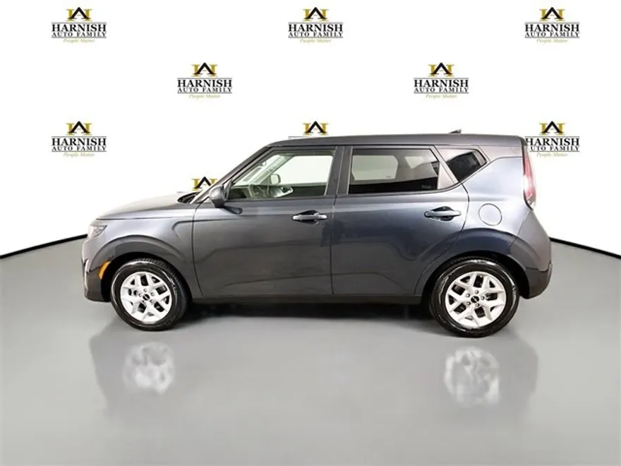 2024 Kia Soul LX photo 1