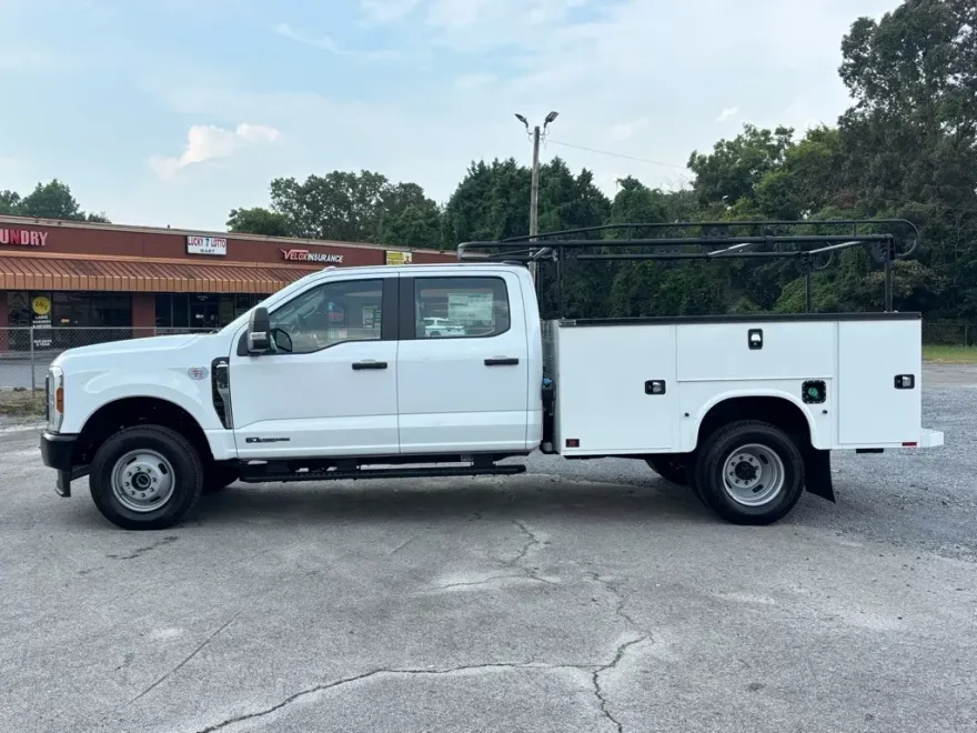 2025 Ford F-350 XL photo 1