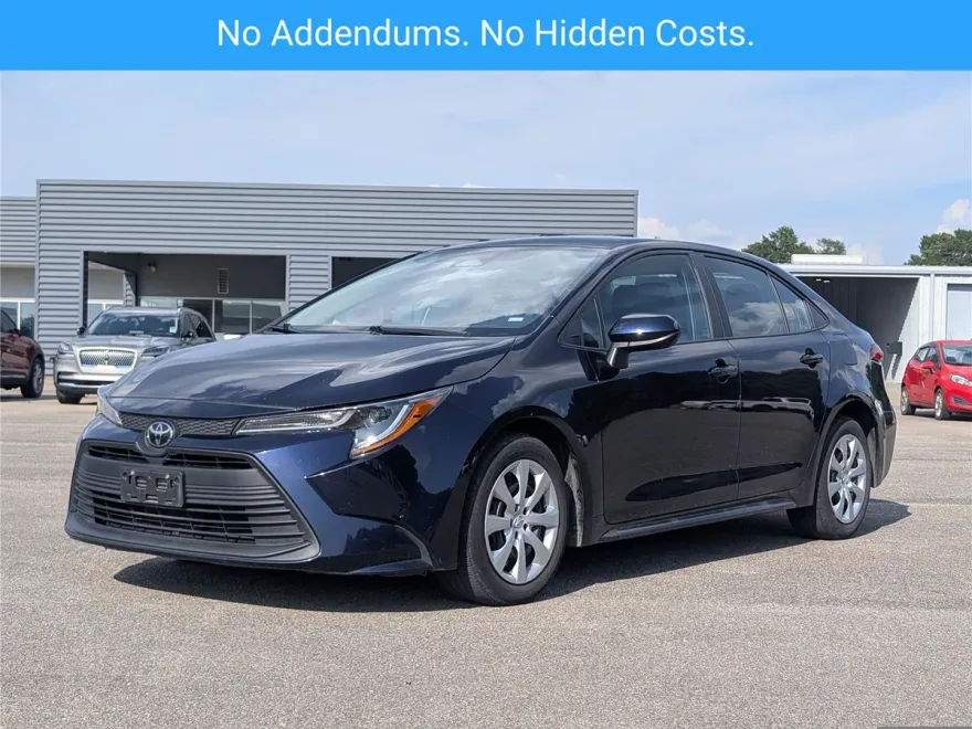 2024 Toyota Corolla LE photo 1