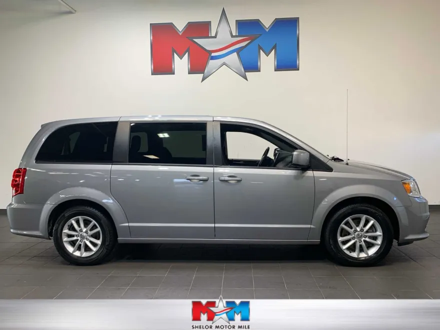 2020 Dodge Grand Caravan SE Plus photo 1
