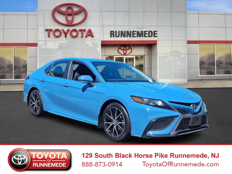 2023 Toyota Camry SE photo 1