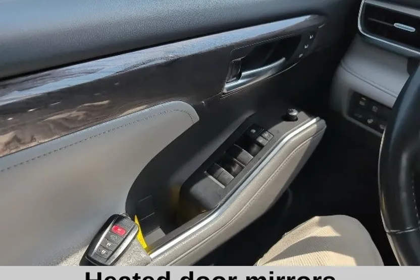 2021 Toyota Highlander Platinum photo 1