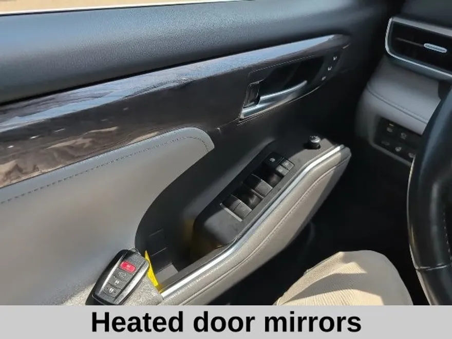 2021 Toyota Highlander Platinum photo 1