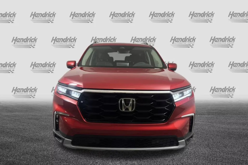2025 Honda Pilot Touring photo 1