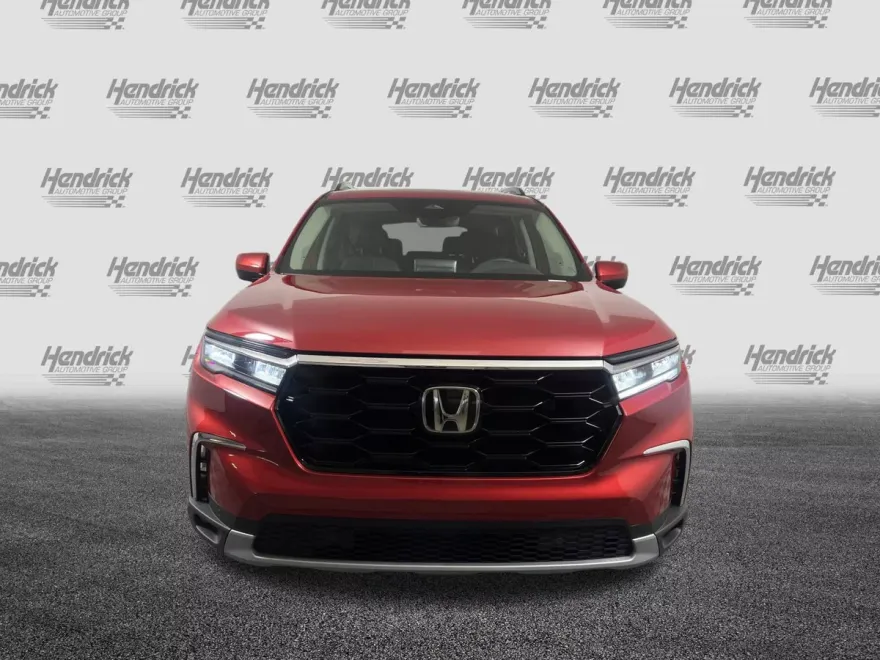 2025 Honda Pilot Touring photo 1