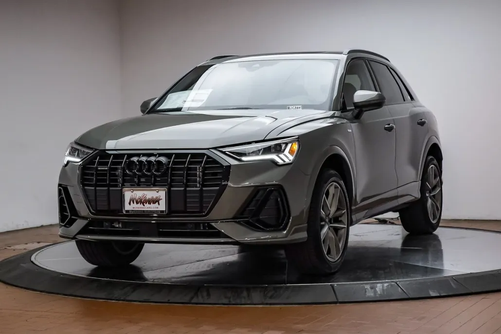 2025 Audi Q3 45 TFSI S line Premium photo 1