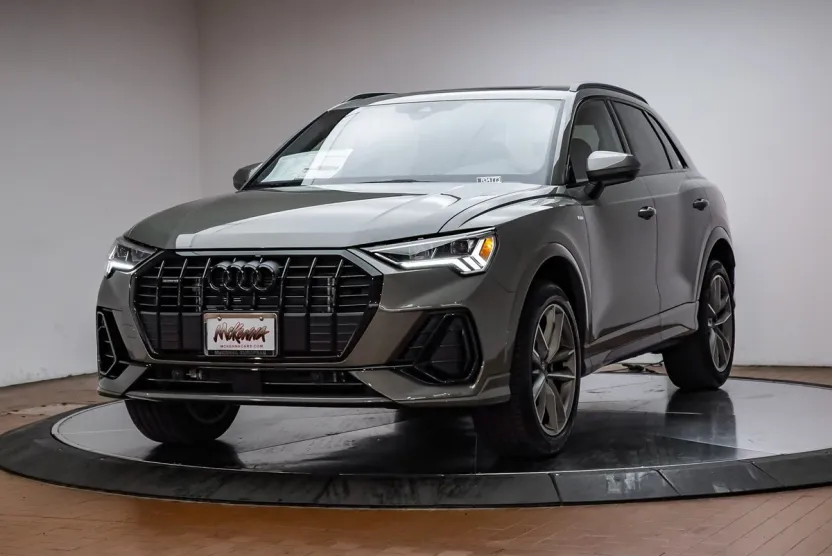 2025 Audi Q3 45 TFSI S line Premium photo 1