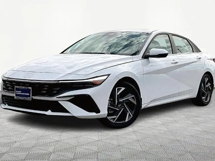 2025 Hyundai Elantra SEL Convenience photo 1