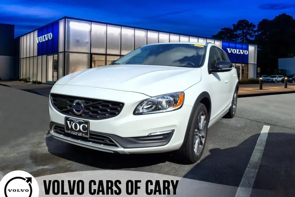 2018 Volvo V60 Cross Country T5 AWD photo 1