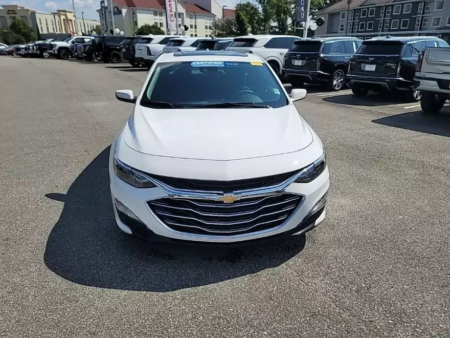 2024 Chevrolet Malibu 1LT photo 1