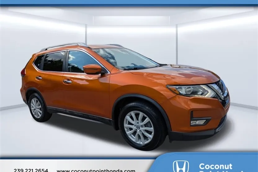 2018 Nissan Rogue SV photo 1