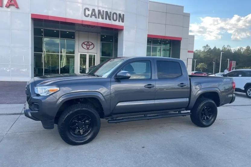 2023 Toyota Tacoma SR photo 1
