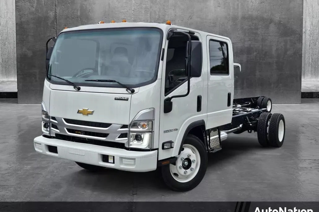 2025 Chevrolet Silverado photo 1