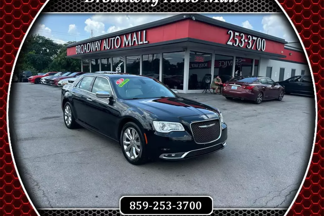 2016 Chrysler 300 photo 1