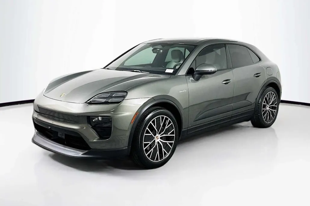 2025 Porsche Macan Electric photo 1