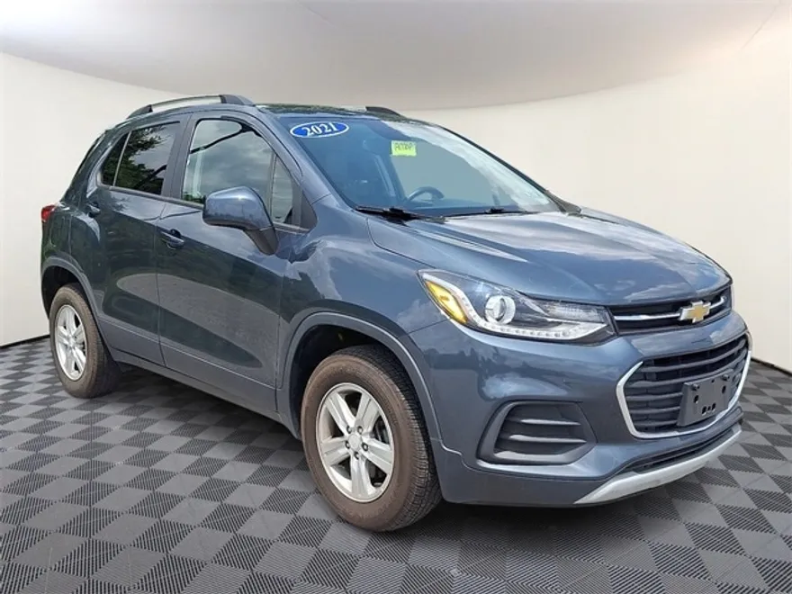 2021 Chevrolet Trax LT photo 1