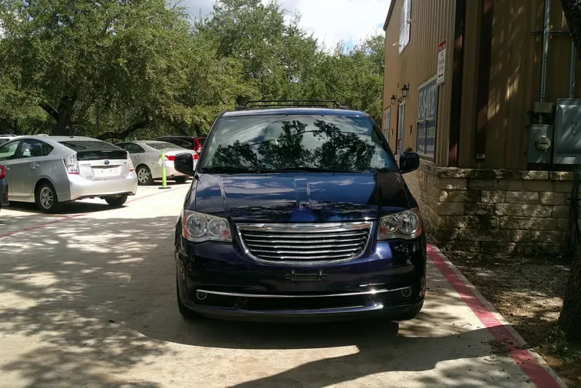 2015 Chrysler Town & Country Touring photo 1