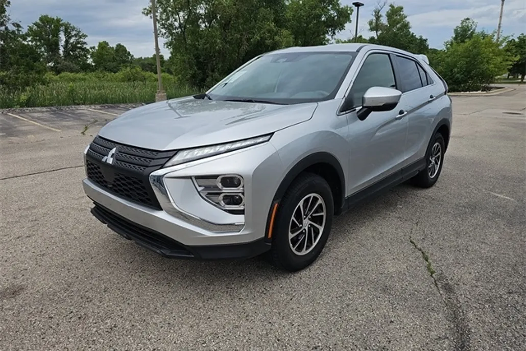 2023 Mitsubishi Eclipse Cross ES photo 1