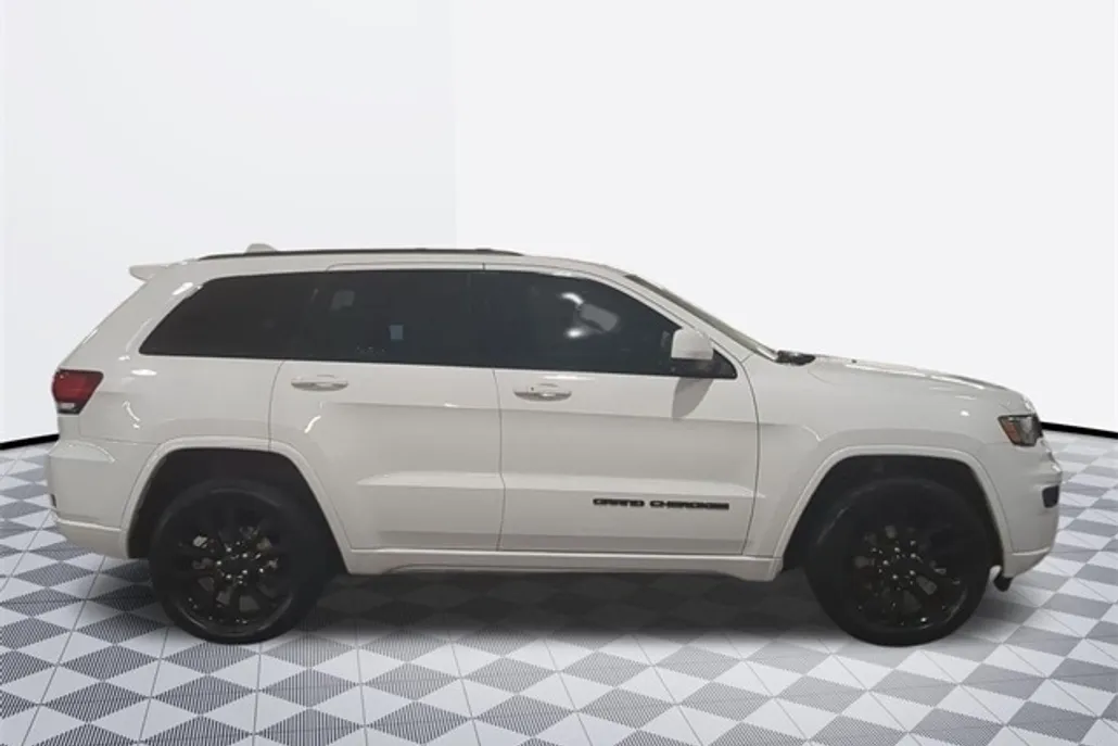 2019 Jeep Grand Cherokee Altitude photo 1