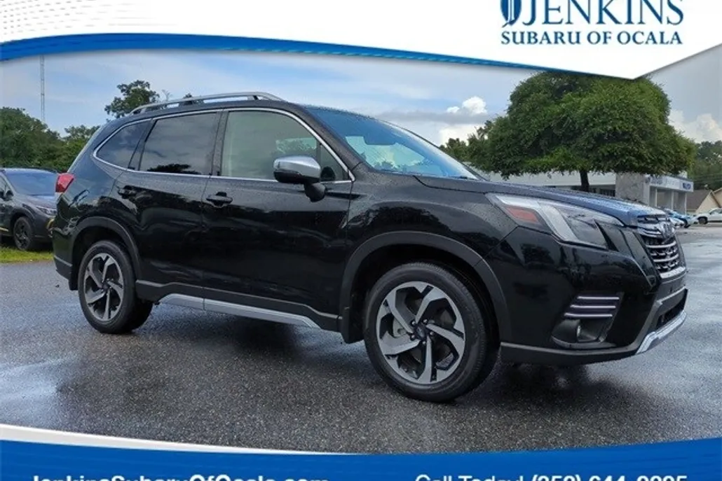 2022 Subaru Forester Touring photo 1