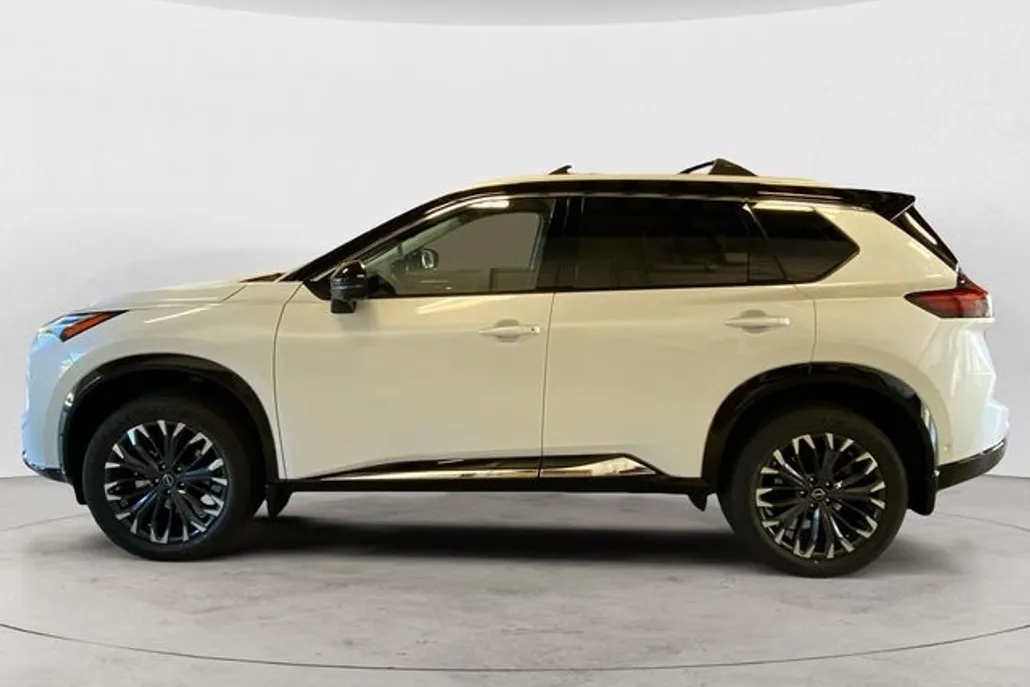 2026 Nissan Rogue Platinum photo 1