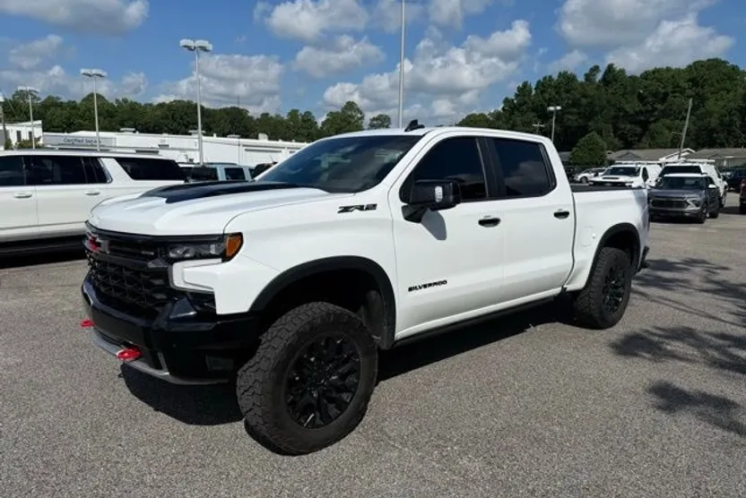 2024 Chevrolet Silverado 1500 ZR2 photo 1