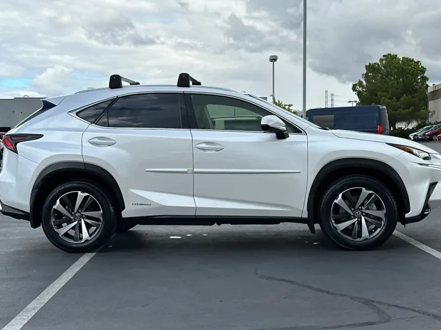 2020 Lexus NX 300h Premium photo 1