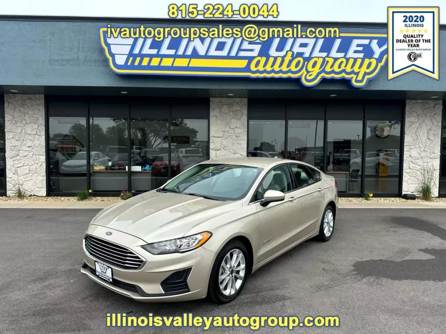 2019 Ford Fusion Hybrid SE photo 1