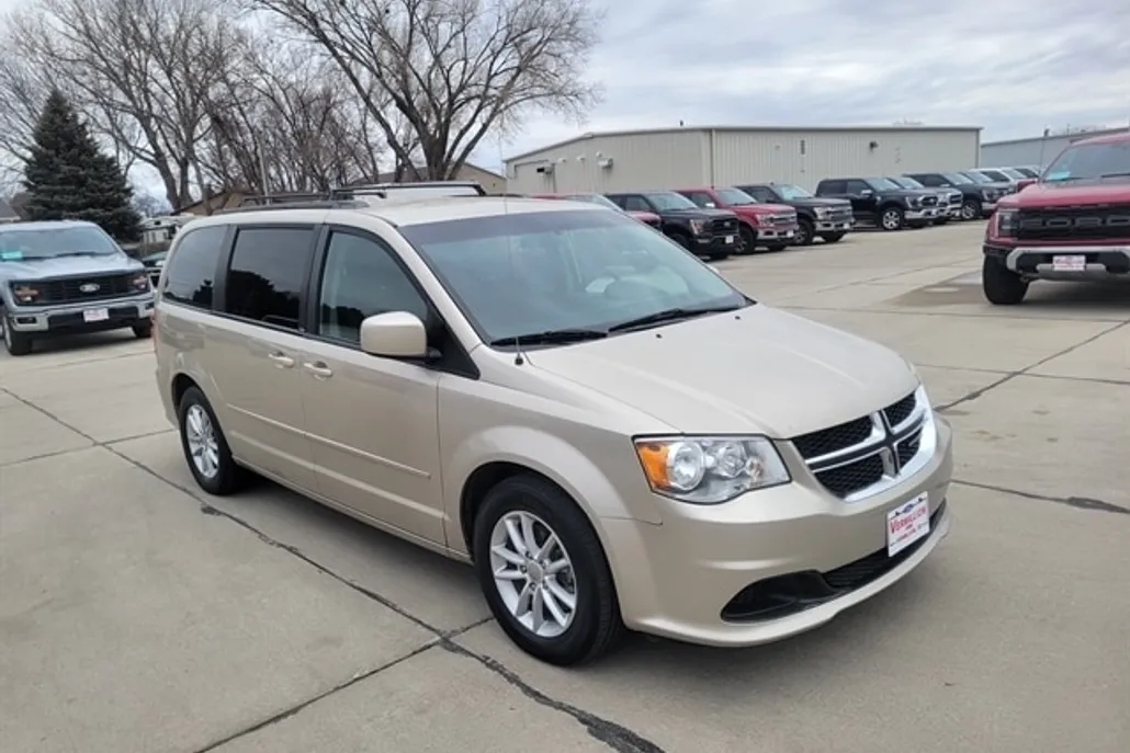 2014 Dodge Grand Caravan SXT photo 1