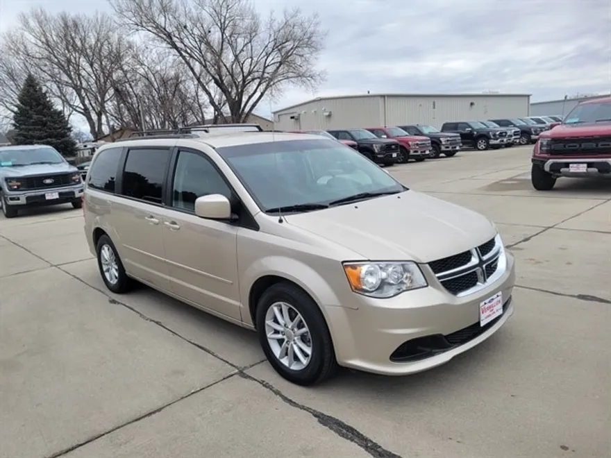 2014 Dodge Grand Caravan SXT photo 1